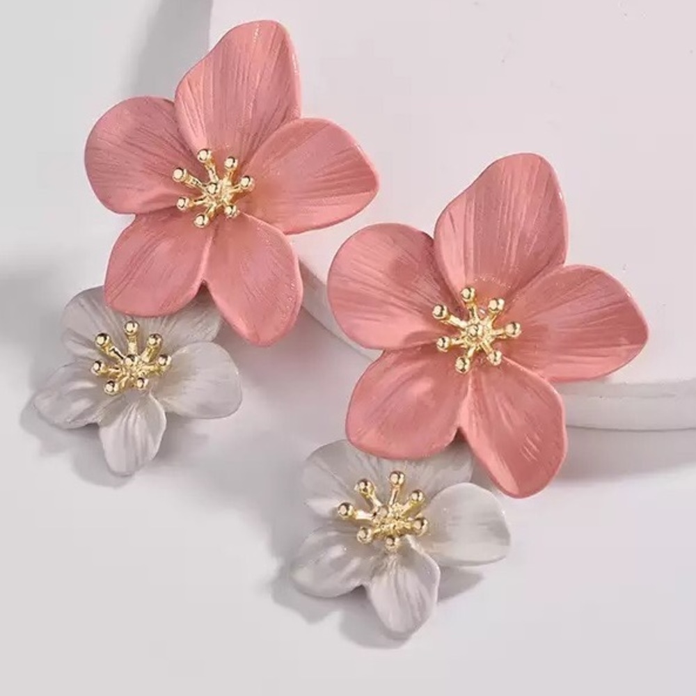 SALE❗️Double Flower Earrings - Picture 1 of 5
